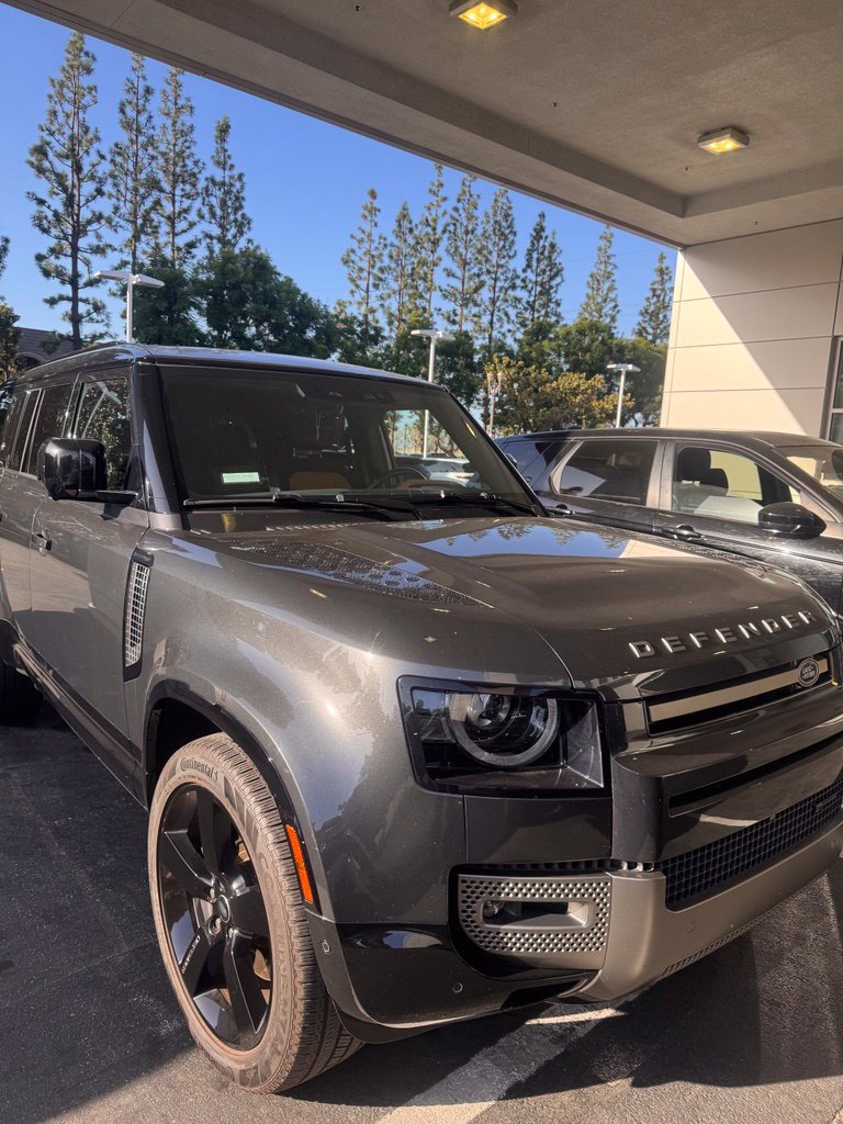 Used 2023 Land Rover Defender 130 X-Dynamic SE AWD/4WD image 1