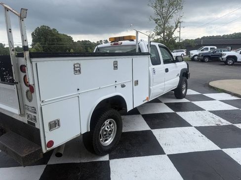Used 2005 Chevrolet Silverado 3500 4x4 Extended Cab w/ Heavy-Duty Power Package image 6