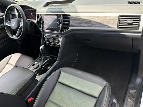Certified 2023 Volkswagen Atlas Cross Sport SE w/ Panoramic Sunroof Package AWD/4WD image 27