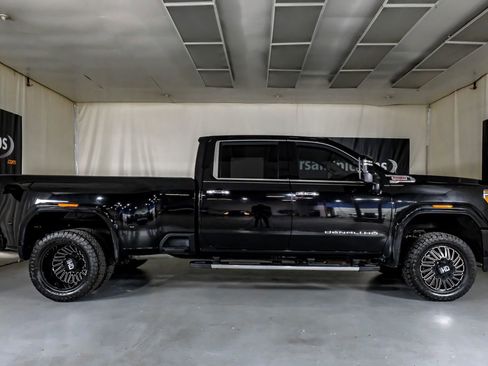 Used 2022 GMC Sierra 3500 Denali AWD/4WD image 6