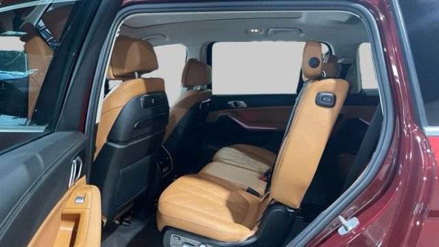 Used 2024 BMW X7 xDrive40i AWD/4WD image 16