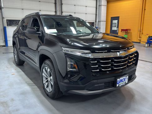 Used 2025 Chevrolet Equinox LT w/ Convenience Package II image 7