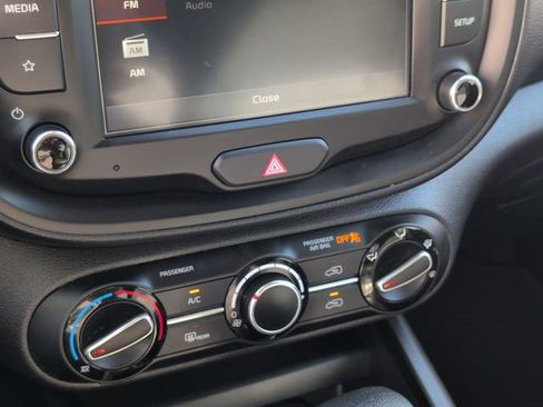 Certified 2025 Kia Soul LX w/ LX Technology Package FWD image 25