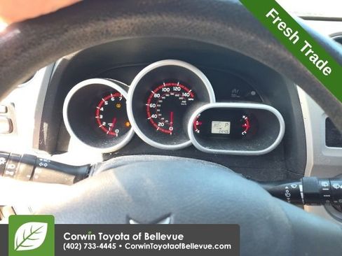Used 2009 Pontiac Vibe w/ Preferred Package FWD image 13