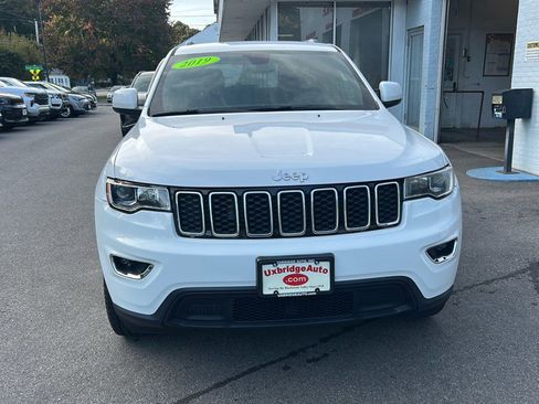 Used 2019 Jeep Grand Cherokee Laredo image 3