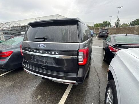 Used 2024 Ford Expedition Limited image 5