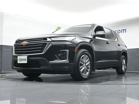 Used 2023 Chevrolet Traverse LT image 6