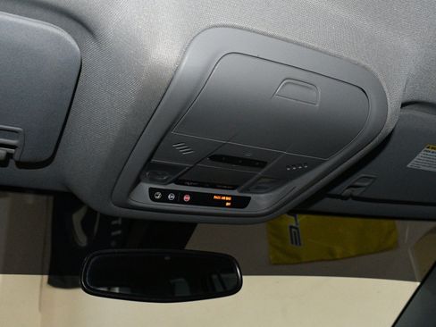 Used 2019 GMC Acadia SLT FWD image 33