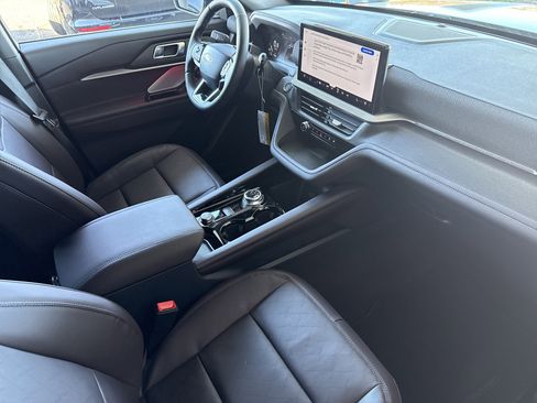 New 2026 Ford Explorer Platinum image 16