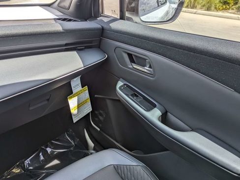 New 2026 Nissan Leaf Platinum+ FWD image 19