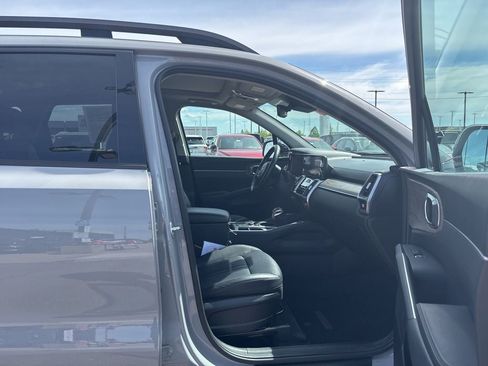 Used 2023 Kia Sorento S w/ Panoramic Sunroof Package AWD/4WD image 36