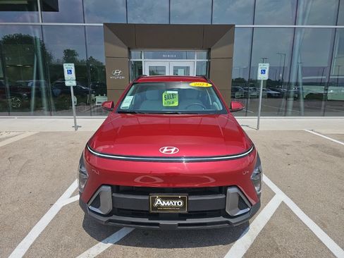 Used 2024 Hyundai Kona SEL FWD image 8