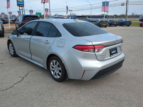 Used 2025 Toyota Corolla LE image 6