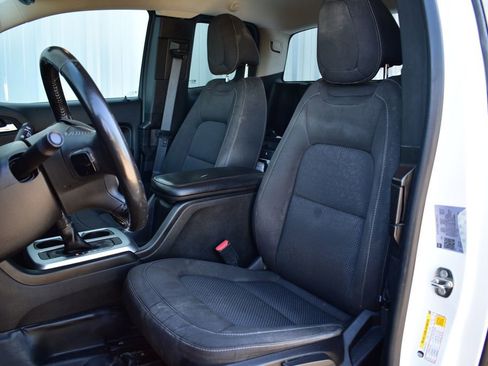 Used 2022 Chevrolet Colorado LT w/ Fleet Safety Package RWD image 17