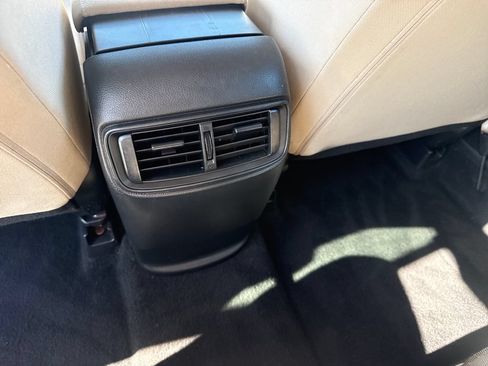 Used 2017 Honda CR-V LX image 17