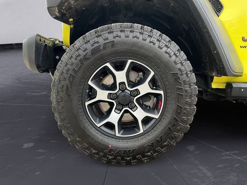 Used 2023 Jeep Wrangler Unlimited Rubicon w/ Cold Weather Group AWD/4WD image 14