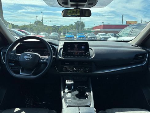 Used 2025 Nissan Rogue SV FWD image 35