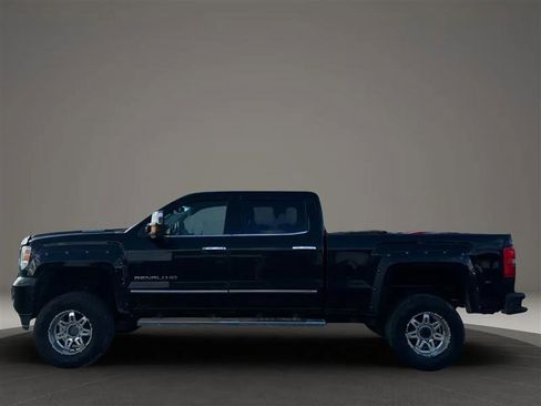 Used 2018 GMC Sierra 3500 Denali image 2