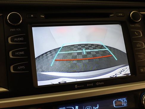 Used 2017 Toyota Highlander XLE image 53