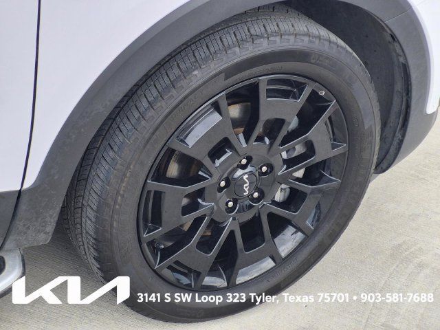 Certified 2022 Kia Telluride SX w/ SX Prestige Package AWD/4WD image 7