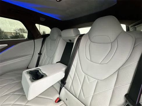 Used 2023 BMW XM image 17