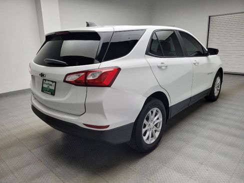 Used 2021 Chevrolet Equinox LS w/ LS Convenience Package FWD image 9