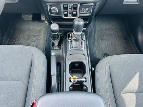 Used 2024 Jeep Wrangler Sport S image 20