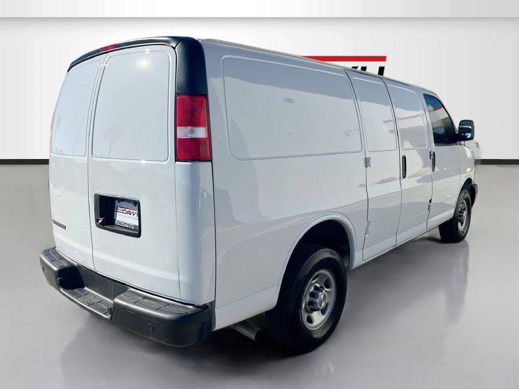 Used 2024 Chevrolet Express 2500 w/ Driver Convenience Package RWD image 7