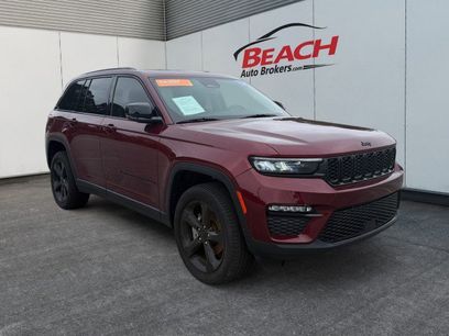 Used 2023 Jeep Grand Cherokee Limited w/ Black Appearance Package