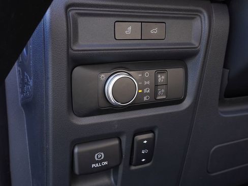 Used 2022 Ford Expedition Max XLT image 19