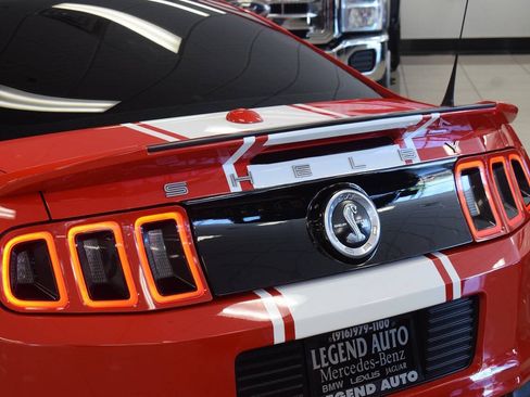 Used 2011 Ford Mustang Shelby GT500 RWD image 41