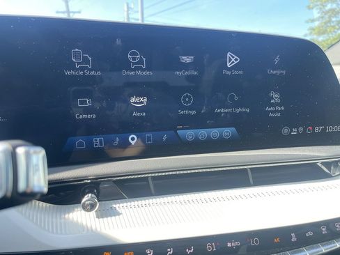 Certified 2025 Cadillac Optiq Sport 1 w/ LPO, ONYX Package AWD/4WD image 16