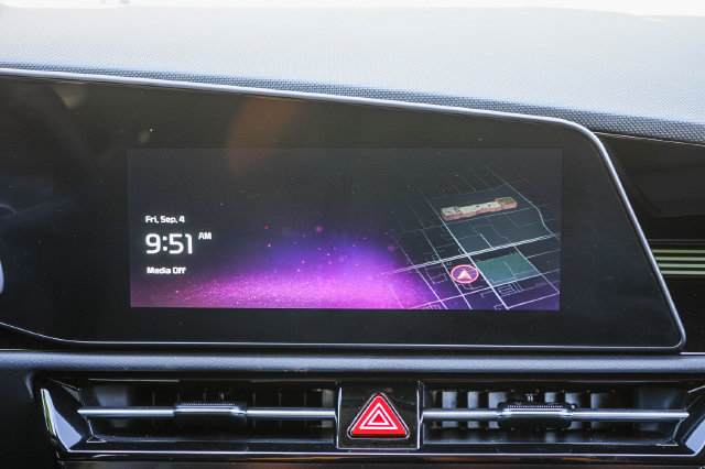 Certified 2025 Kia Niro EX FWD image 15