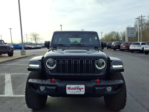 Used 2025 Jeep Wrangler Unlimited Rubicon AWD/4WD image 7