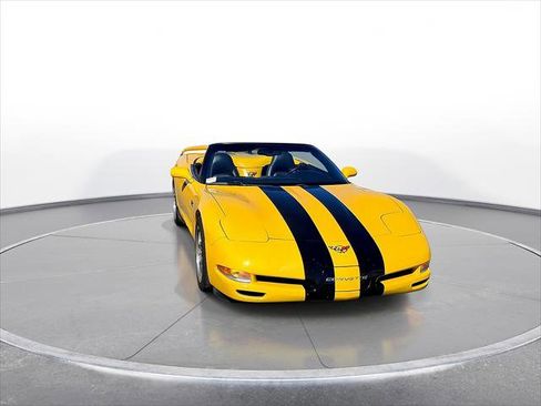 Used 2002 Chevrolet Corvette Convertible w/ Preferred Equipment Group1 image 2