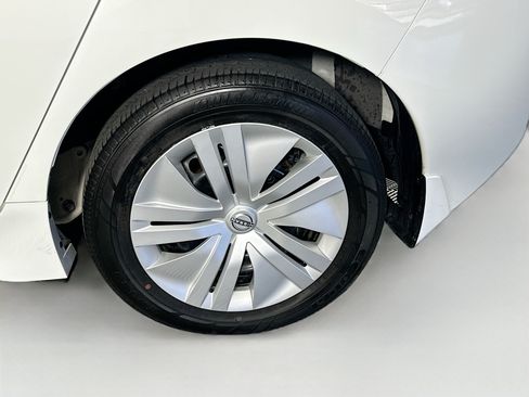 Used 2025 Nissan Leaf S FWD image 11
