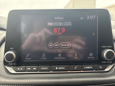 Used 2025 Nissan Rogue SV AWD/4WD image 20