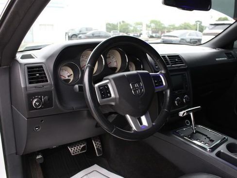 Used 2011 Dodge Challenger R/T RWD image 2