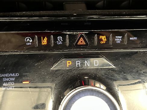 Used 2024 Jeep Wagoneer Series II w/ Flexible Seating Group AWD/4WD image 61