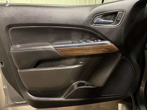 Used 2017 GMC Canyon Denali image 14