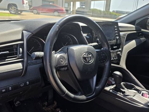 Used 2021 Toyota Camry SE FWD image 6