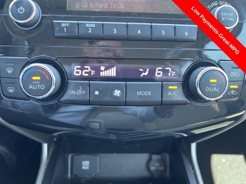 Used 2015 Nissan Altima 2.5 SV image 17