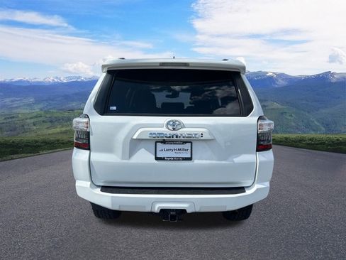 Used 2023 Toyota 4Runner SR5 AWD/4WD image 4