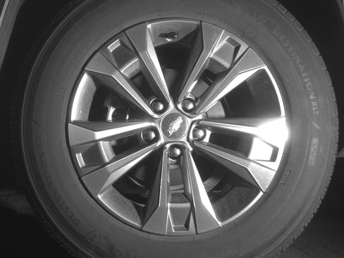 Used 2025 Chevrolet Equinox LT image 14