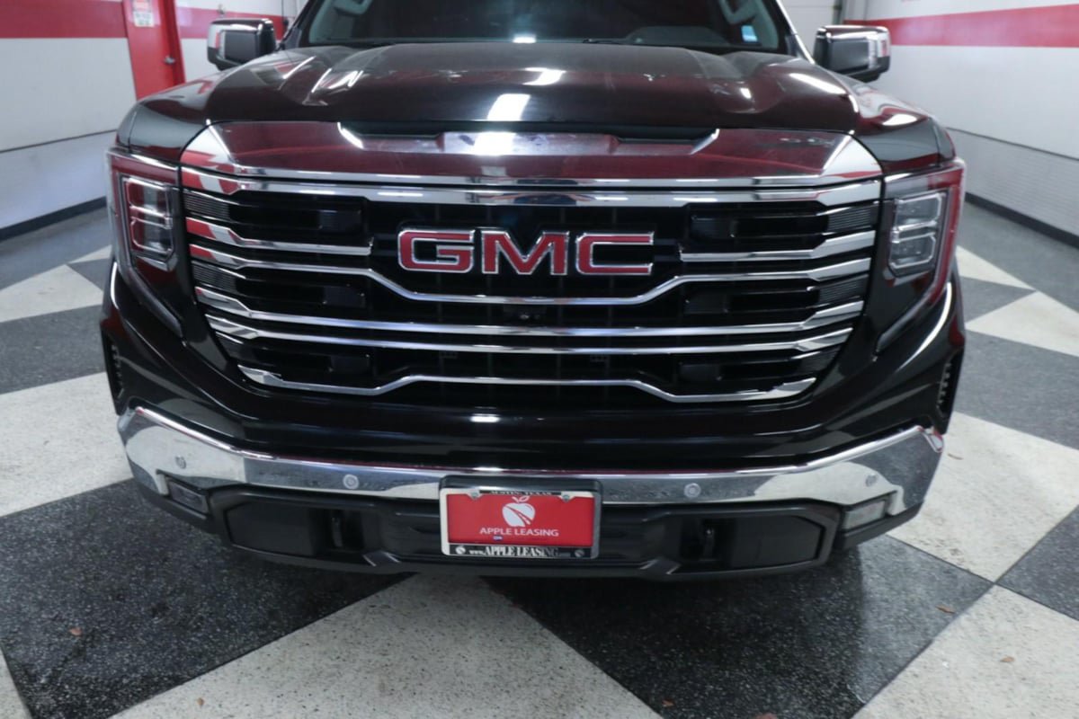 Used 2023 GMC Sierra 1500 SLT AWD/4WD image 4