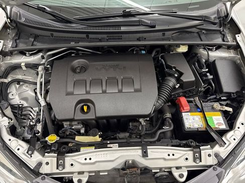 Used 2015 Toyota Corolla LE image 11