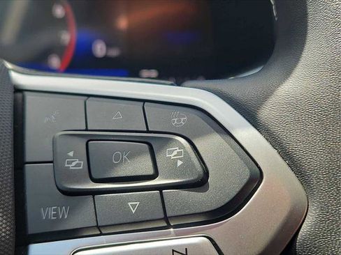 Used 2025 Volkswagen Taos SE AWD/4WD image 27