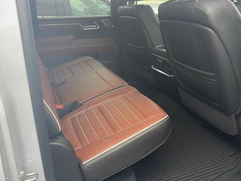 Used 2024 GMC Sierra 3500 Denali Ultimate image 6