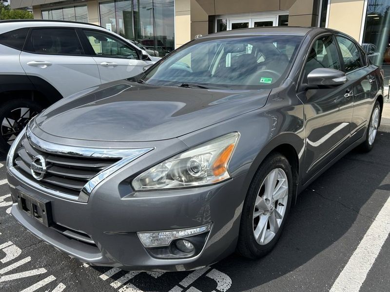 Used 2015 Nissan Altima 2.5 SV w/ Convenience Package image 1