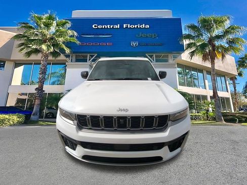 New 2026 Jeep Grand Cherokee L Limited w/ Luxury Tech Group II RWD image 3